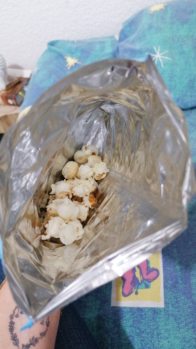 yessLest's tweet photo. @Sunbites_Mx acabo de abrir mi bolsita de 37g de palomitas y literal tiene Max 25 palomitas. No sabía que en vez de palomita me estaban vendiendo el aire caliente con que las explotan.... Nefasto @Profeco https://t.co/sNAlCqpmGt
