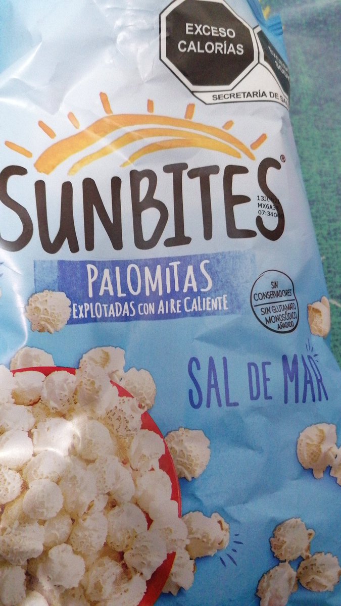 yessLest's tweet photo. @Sunbites_Mx acabo de abrir mi bolsita de 37g de palomitas y literal tiene Max 25 palomitas. No sabía que en vez de palomita me estaban vendiendo el aire caliente con que las explotan.... Nefasto @Profeco https://t.co/sNAlCqpmGt