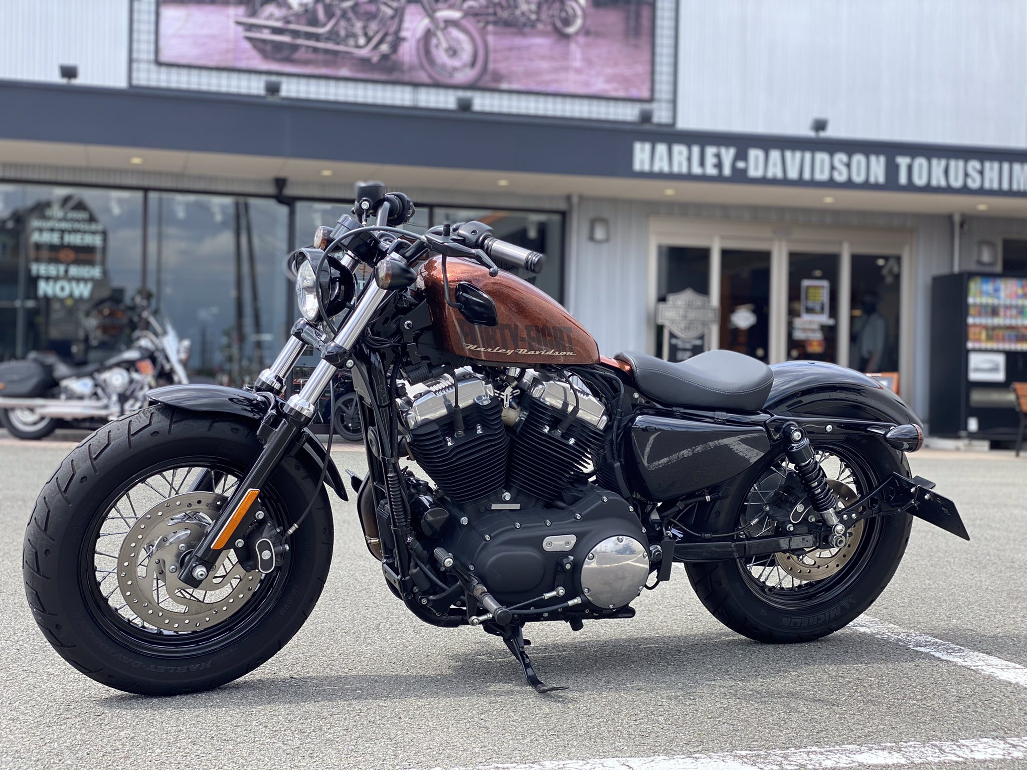 ハーレーダビッドソン徳島 圧倒的な人気を誇るフォーティーエイト Xl10x ちょいカスタムを施した中古車がございます 人気があるのと新車が無いので中古車相場が高騰しております 今のうちに手に入れましょう Xl10xの詳細はコチラ T
