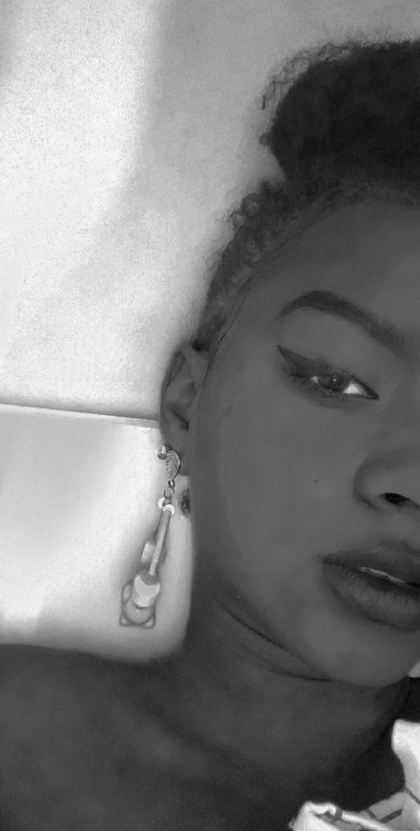 Alanacared's tweet image. Até que... até que nada Tô igual um cabrito chupado