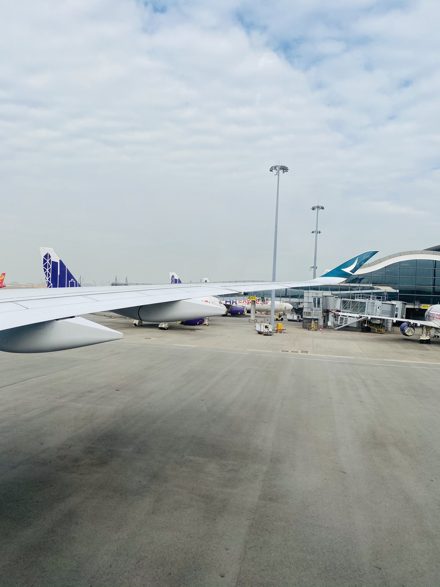 3米3練馬店 お粥と点心専門店 こんにちは 3米3練馬店です 先日 お客様と香港の話をしていました 夫婦の方で奥さんは香港人の友人がいて 早く香港に行きたいねーと会話していました ご主人の 待ち受けは 飛行機から撮った香港の写真で 勝手嬉しく