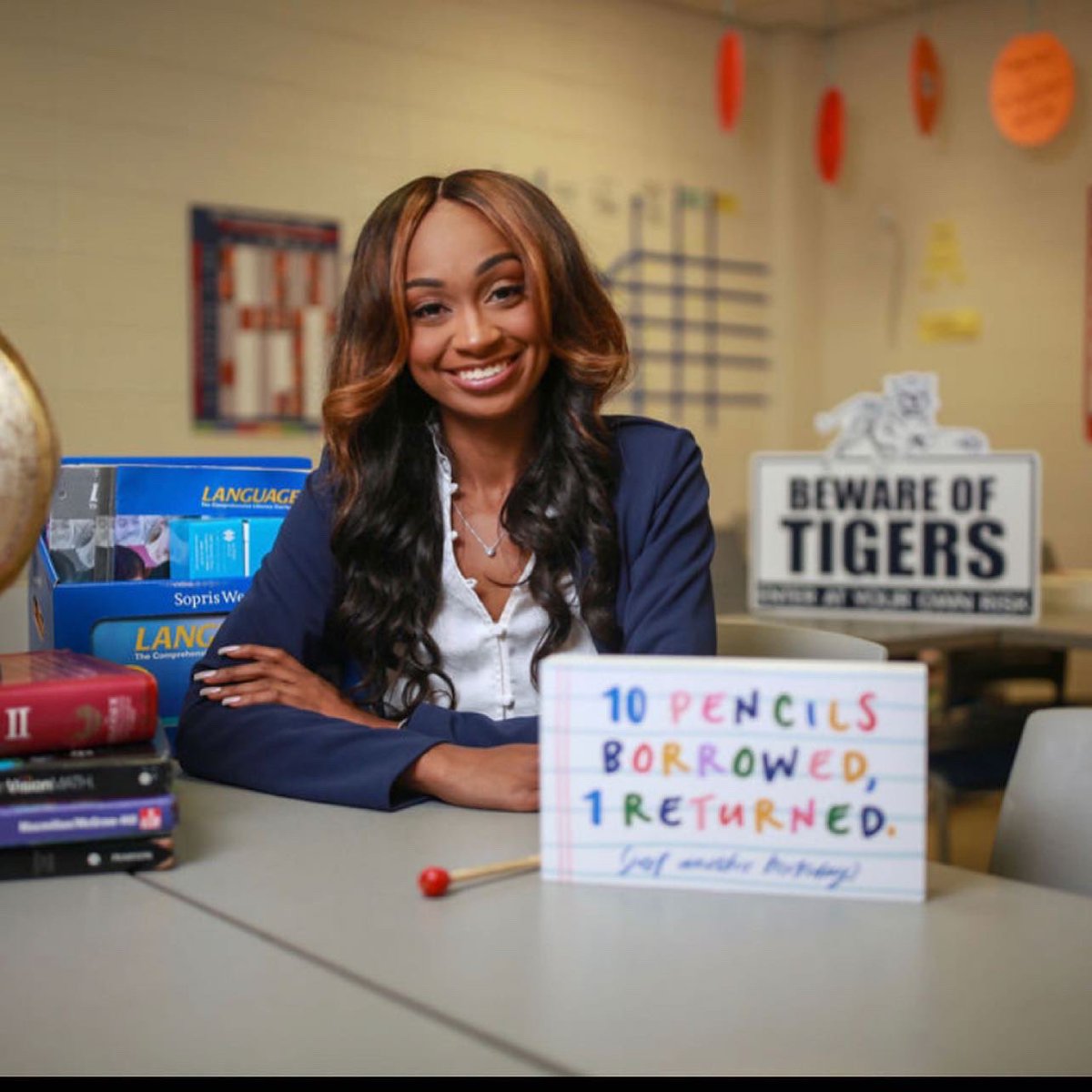 _Allybeez's tweet photo. "Itβs hard to beat a person who never gives up."
Coming to a classroom near you ππ
#MsBrooks #Educator https://t.co/WvxeyRX0Fh
