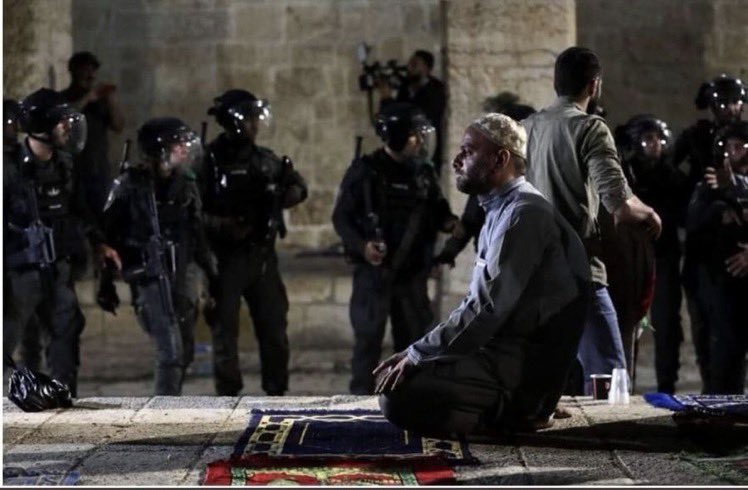 Hakiki imanı elde eden adam kainata meydan okuyabilir

Çünkü bilir ki ecel birdir değişmez...
Ölümün de sahibi Allah’tır #MescidiAksa