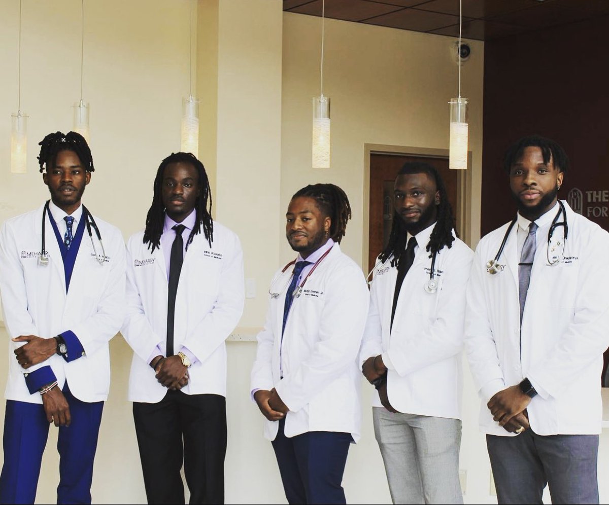 mauricio_downer's tweet image. Docs with locs. Future looks bright 🙏🏾🙏🏾