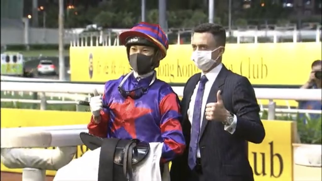 Saturday racing at Sha Tin with 1st @ 1pm HKT. Nice to have @JerryChau15 on Racing To Win. youtu.be/SsblTysVvD0