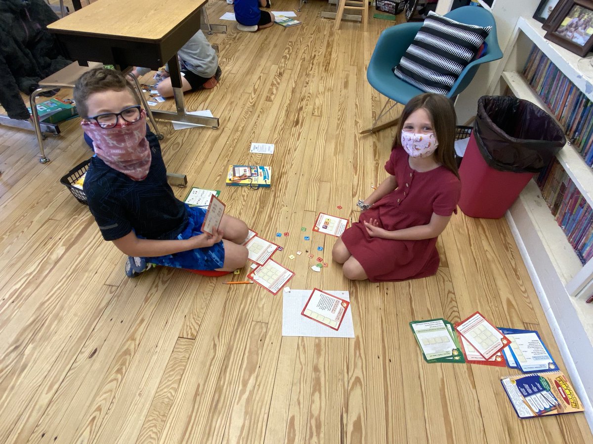 courtneyspecial's tweet image. 4th grade prep is well underway in the Taco class! Ss are engaged in math centers while small groups are learning the steps of long division!  ⁦@EESPrincipal⁩ #specialeclass