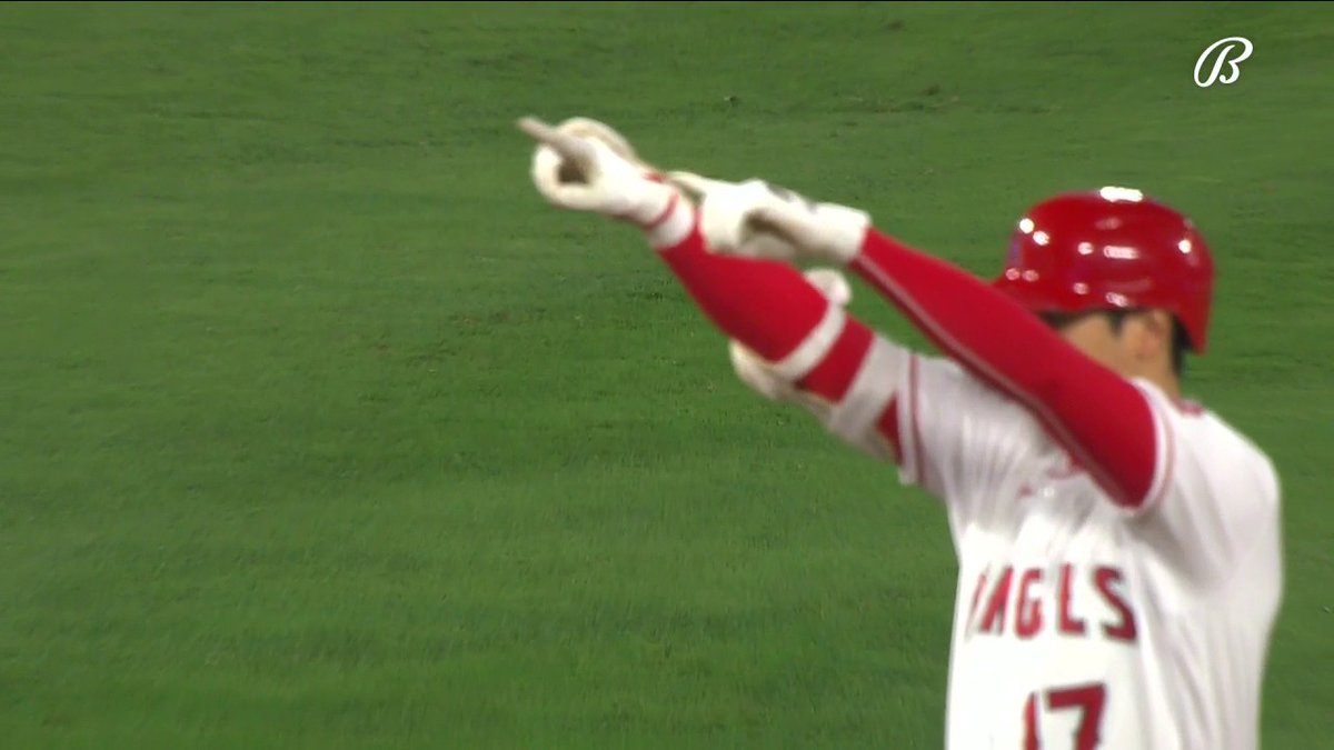 大谷翔平 絵になる塁上の 指差しポーズ にファン興奮 これ異様にカッコ良かった The Answer