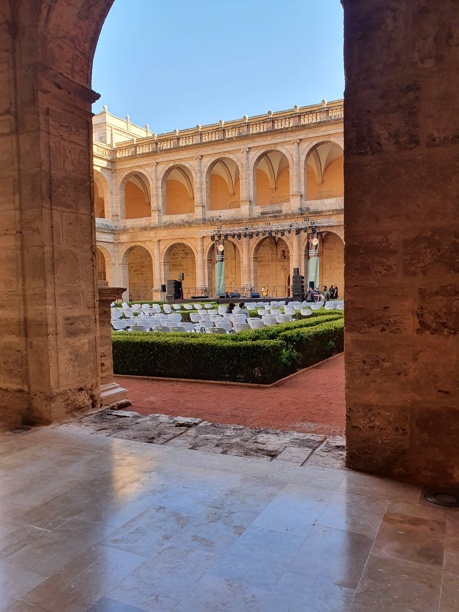 COSservices's tweet image. Ayer volvimos a encontrarnos con el Ciclo de conciertos intimos #ALaLlumDeLaLluna
Maravilloso concepto en un espacio arquitectonico inigualable, convento San Miguel de los Reyes.
Aportamos #ControlDeAccesos
#prevencionCovid19
Trabajamos por una
#CulturaSegura y un
#EventoSeguro