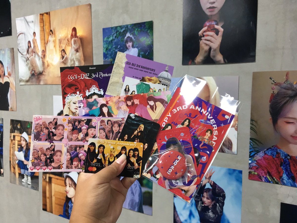 poscard_special's tweet photo. งานน่ารักมาก ;-;
ยัยแก้มน่าร้ากกกกก 💝💝
ของเราอยู่กงนี้!!
เพราะทางบ้านไม่รับโดเนทเลยอุดหนุนคีย์ริงมา น่ารักใจเจ็บ!
ใครมาพกกระสอบมาใส่ของแจกด้วยนะฮะ เยอะมาด!
ที่ร้านมีกาแฟส้มกะมิ้นช้อกด้วย 😭
#3Yearswith6IDLE #yeobunclub_event https://t.co/AlqjhVRJmg