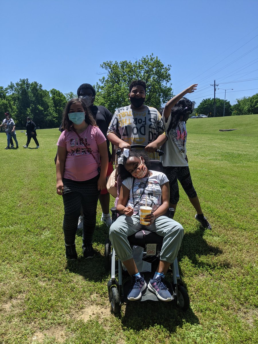 Ms.Reznick tweet media