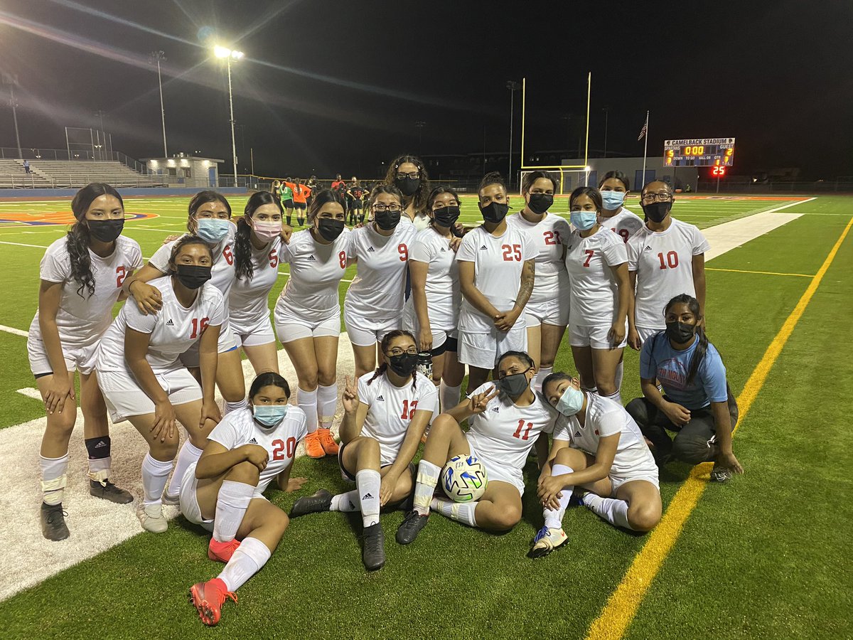 ladyjaguarsocce's tweet photo. Great win tonight against a phenomenal Alhambra team 5-2 -  we are playing for the PXU championship Monday Night - as an added bonus we got to celebrate our seniors !!!!#LadyJaguarSoccer https://t.co/nTC2ayDGtQ