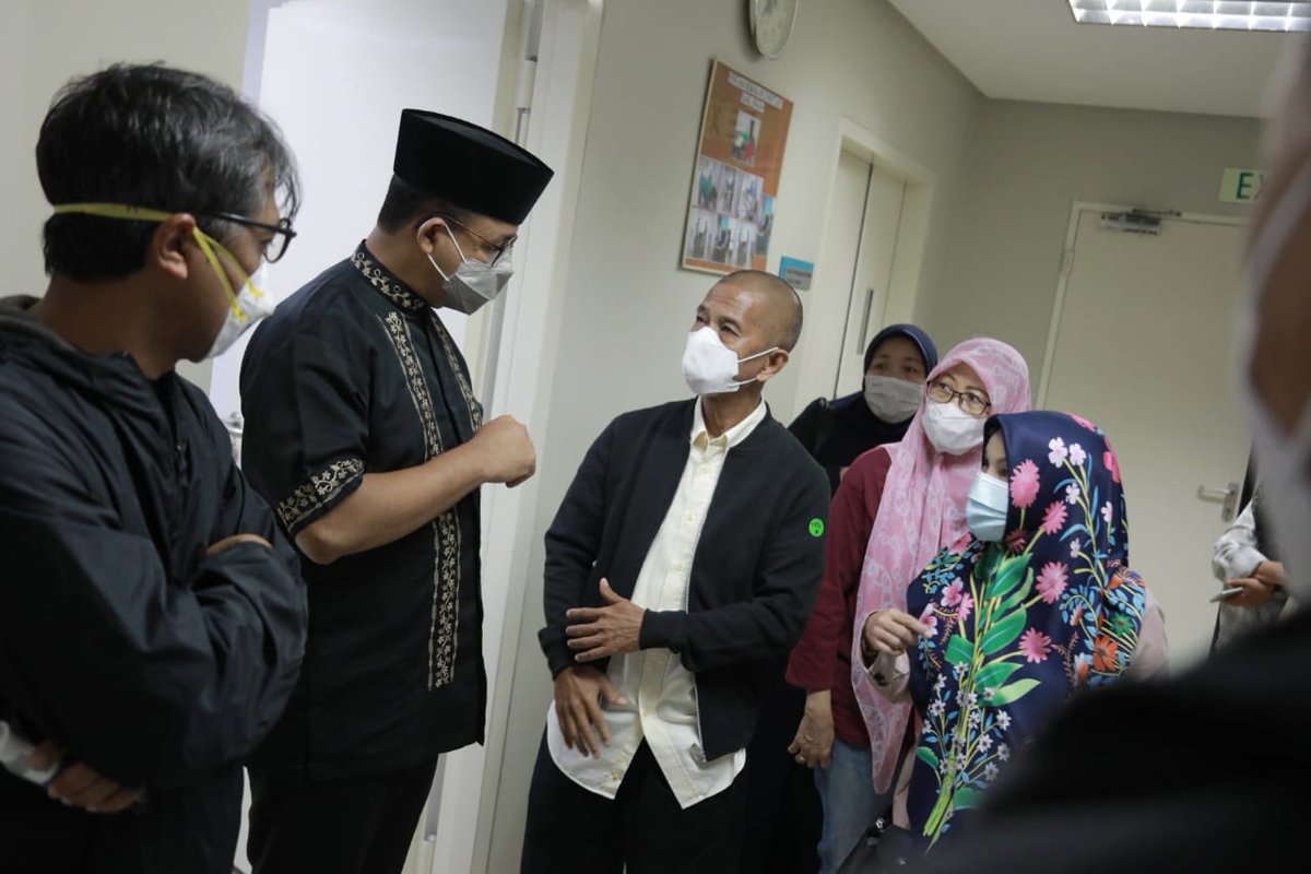 aniesbaswedan's tweet photo. Innalillahi wa inna ilaihi raji'un.

Duka cita mendalam atas berpulangnya Bang Toriq Hadad (Dirut PT Tempo Inti Media). Jurnalis senior yg turut menjaga kemerdekaan pers Indonesia.

InsyaAllah husnul khatimah, diterima segala amal baiknya, serta keluarga diberi ketabahan. Aamiin. https://t.co/ydjesGNoSw