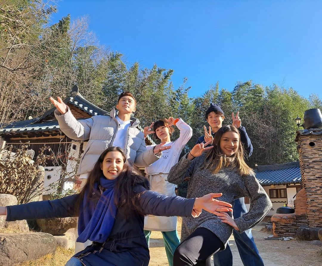 210508 iltmn216 instagram update Another guest from Youn's Stay shared her memories and pics while stay in #YounStay. She took a selca with the trio Wooshik-Yumi-Seojoon!😍 🔗https://instagram....