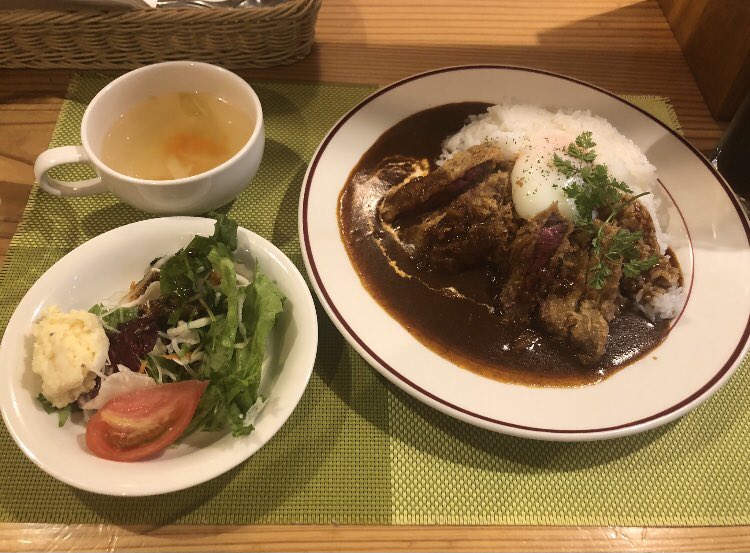 kmtek7110's tweet photo. #コトコトキッチン
ビーフカツ丼はボリュームたっぷり！
 #麺屋玖
辛みそらーめん。ほどよくピリ辛で濃くあり美味しい。注文から少し待ちます。 現金のみ。
 #welove鳥取eat https://t.co/q5FFPID4HL