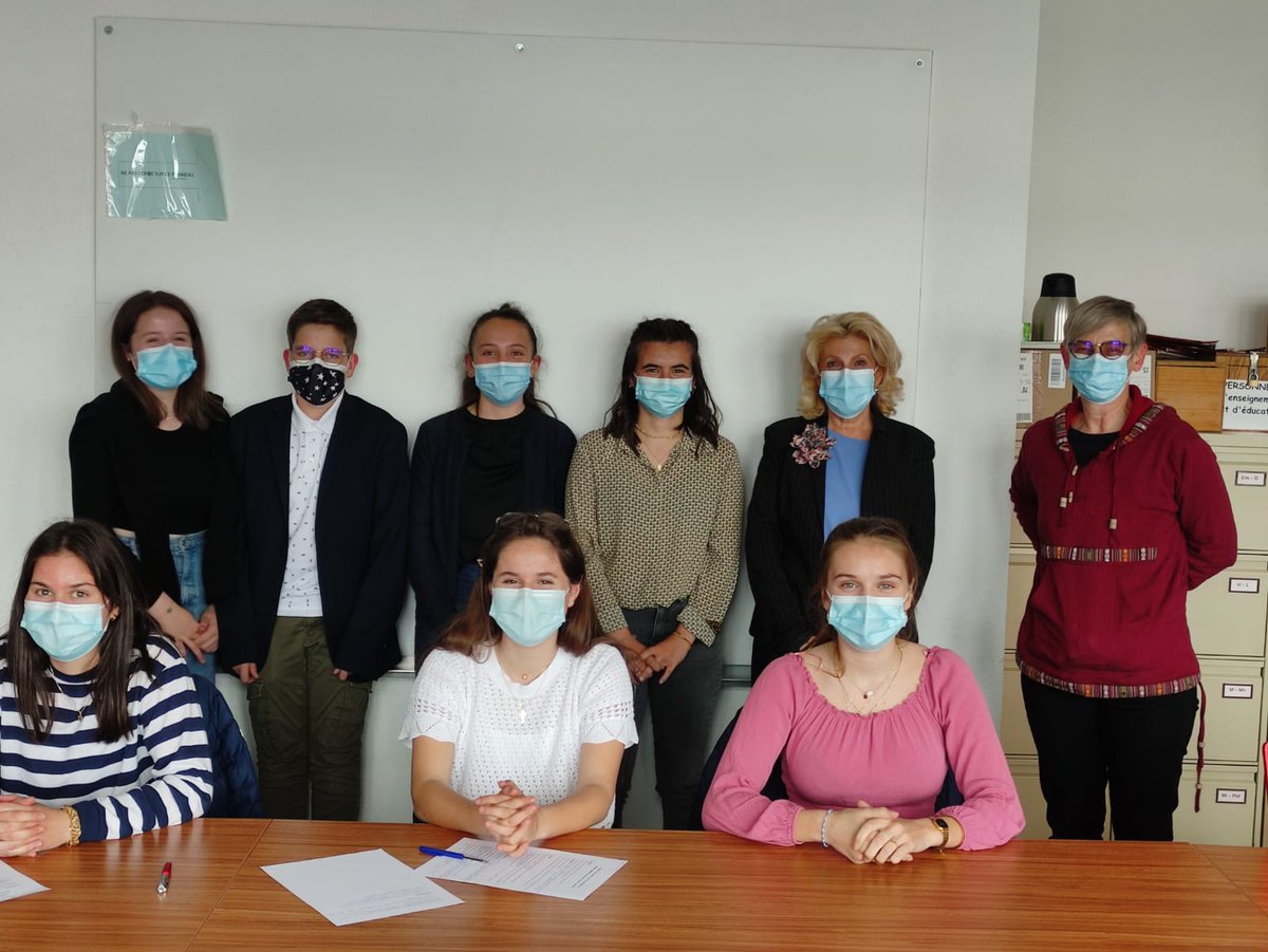 Les élèves de l'atelier Citoyen Défense et Sécurité ont accueilli Mme Cabour, sous-préfète de Saint Flour qui a répondu à toutes leurs (nombreuses) questions.