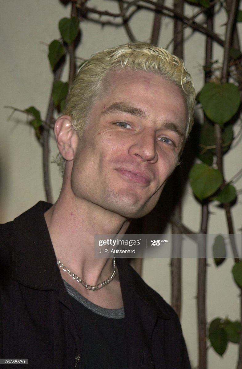 jamie_marsters's tweet photo. Pics of the Day: @JamesMarstersOf doing this with his face at UPN's 2002 Winter Press Tour
#JamesMarsters @BuffyTVS #BuffytheVampireSlayer #Buffy #BtVS #Spike #IMean #ToBeFair #IfICouldDoThatWithMyFaceIWouldToo #WouldntYou https://t.co/Hu8pG8377S