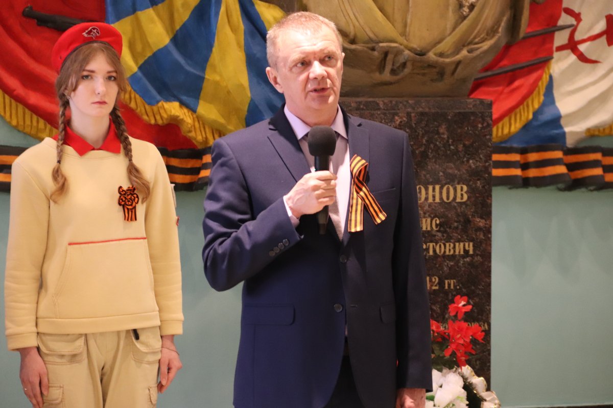 <a href="/Tularegion71/">Правительство ТО</a> С поздравительным словом к присутствующим обратился глава МО Плавский район Возгрин М.В.