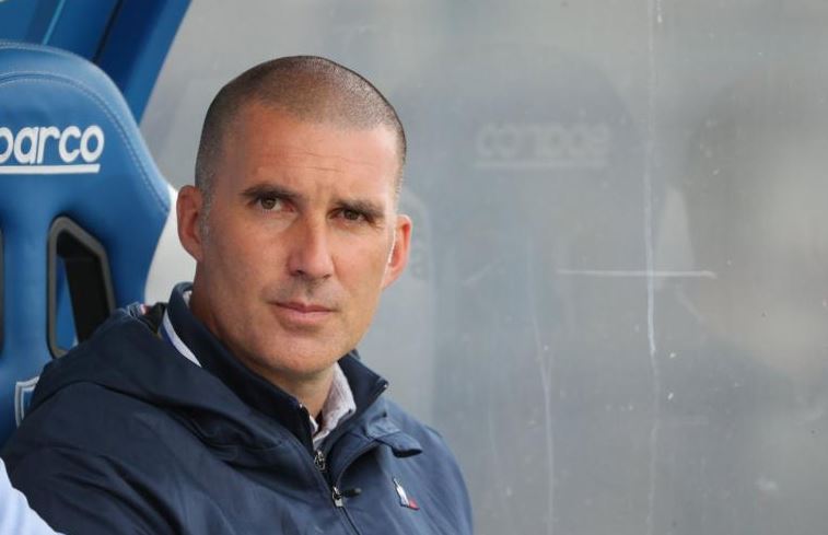 lequipe's tweet photo. Laurent Batlles, actuel entraîneur de Troyes (L2), devrait succéder à Michel Der Zakarian à Montpellier, la saison prochaine https://t.co/3mwWJcji29 https://t.co/KylPY7LMsn