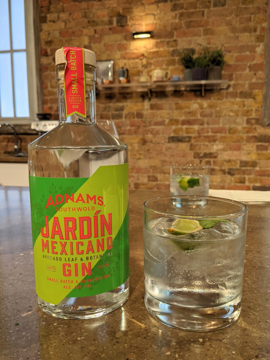 SaturdayKitchen's tweet photo. It's gin o'clock in the #SaturdayKitchen studio! Here are Helen's picks of some great gins with interesting botanicals:

@DistillinginE3 cardamom and citrus gin 🍋

@Adnams Jardin Mexicano avocado leaf gin 🥑

@MaisonMirabeau dry rosé gin 🌸

@TheSpiritOfOne sage gin 🍃 https://t.co/RaG4lbzDV9
