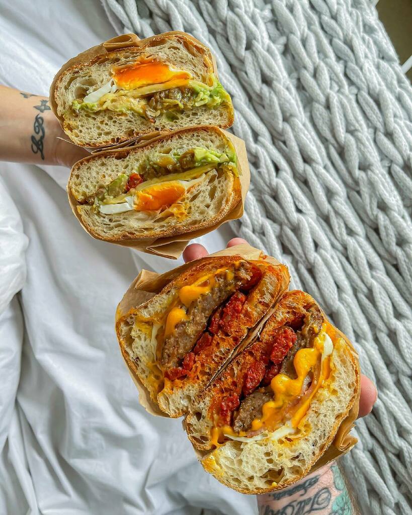 I LOOOOVED these breakfast sandwiches from @thebrekkyclub, I’m so annoyed that I didn’t know about them sooner. There’s 3 available and we tried 2;
TBC Breakfast Burger. Sausage patty, crispy smoky bacon, egg, cheese, ketchup, plus extra chorizo.
Avocado… instagr.am/p/COm1RCLHnrZ/