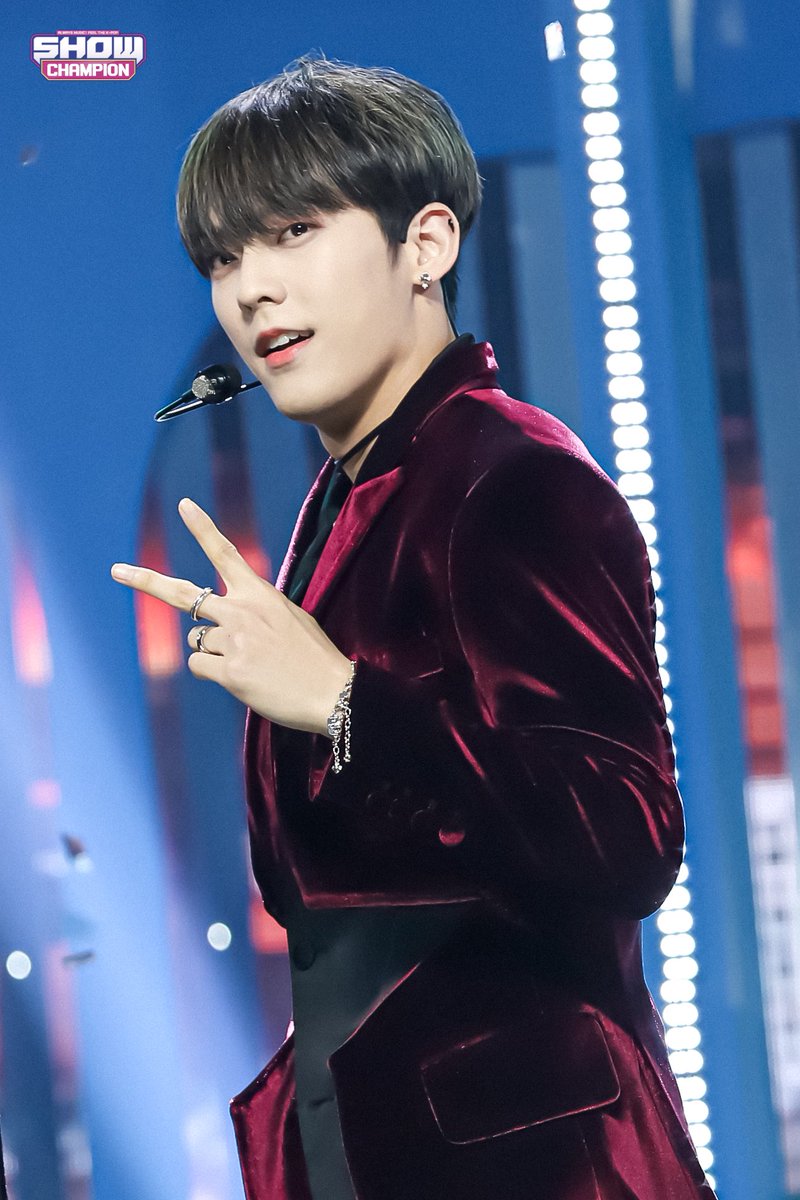 Because Lee Minhyuk won as visual king yesterday, i'm gonna drop some of his insanely handsome photos that we can stare all night #비투비  #BTOB  @OFFICIALBTOB