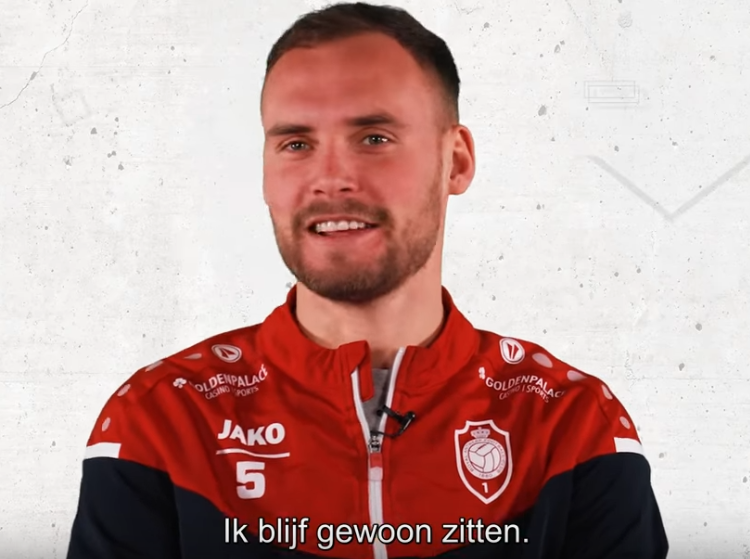 Wanneer ik straks eindelijk op een terras zit en het begint te regenen.