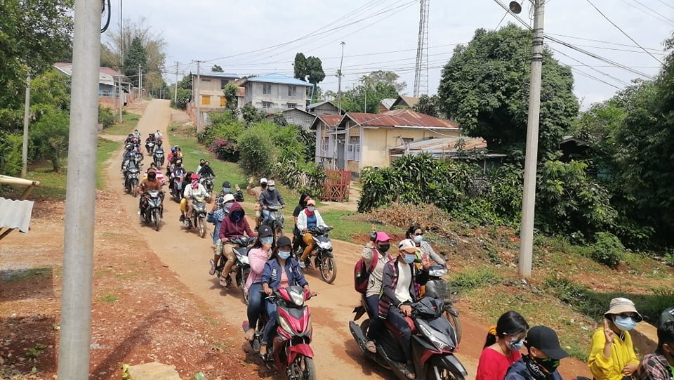 spring21MM's tweet photo. Civilians in #Kyaukme, northern Shan State, protested against military dictatorship on the morning of May 8, &amp; a group of motorcyclists marched through the city to protest peacefully.
#May8Coup 
#WeSupportNUG
#WhatsHappeningInMyanmar https://t.co/3rSRXq5Cji