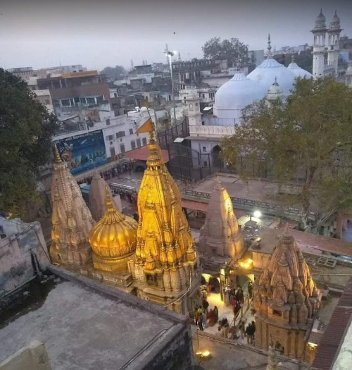 3.1777 CE: Ahilyabai Holkar built the present temple of Kashi Vishwanath (with golden pinnacles) at Varanasi. #KashiVishwanath