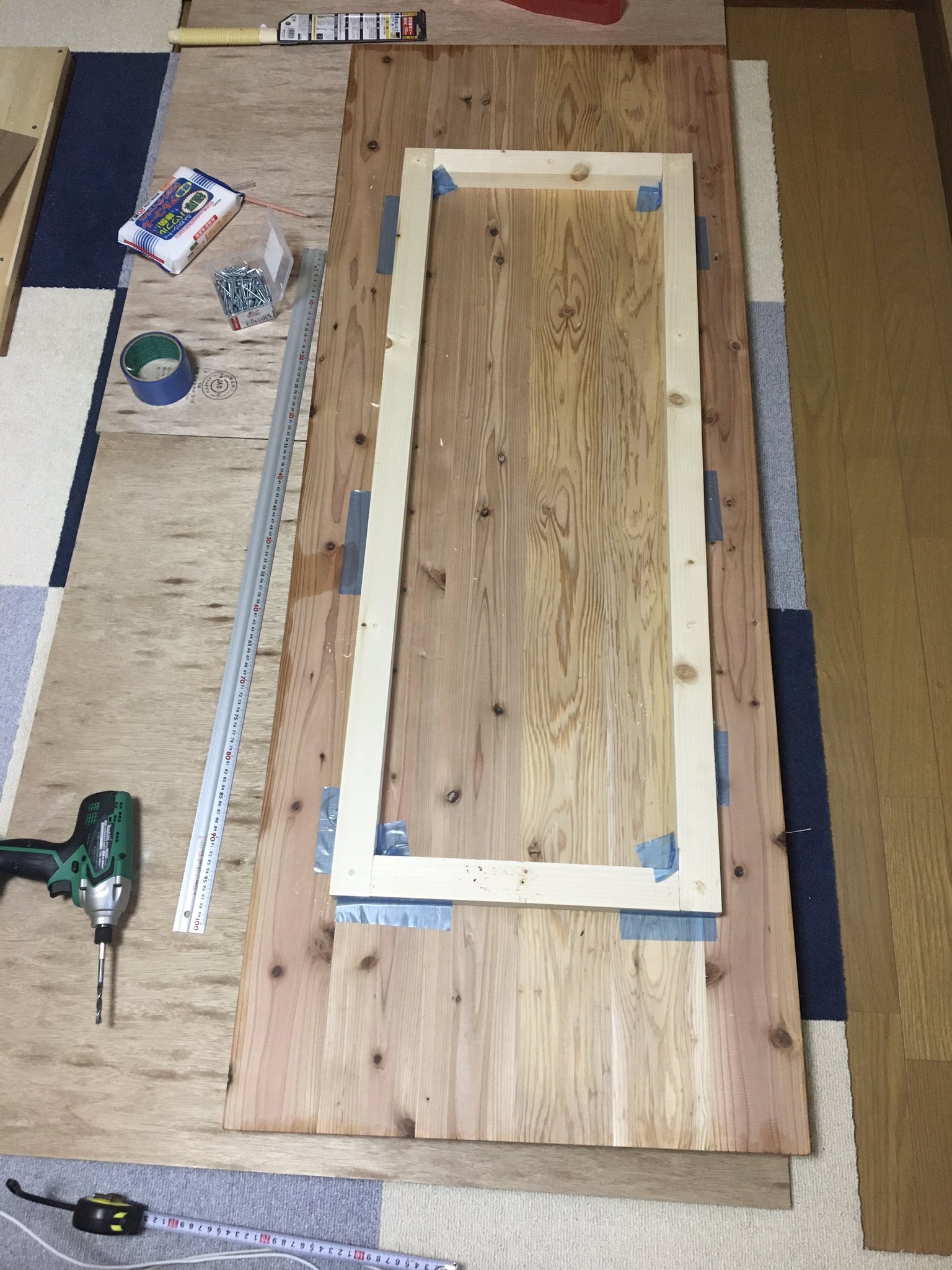おが デスク作り 和室の壁紙貼り替え準備 煙突用の穴も埋めた 仕事部屋に壁紙を貼るべく化粧合板の段差をパテで埋める作業を同時進行でやってます パテ板は余ってた木材で適当に作りました Diy T Co Maphr3jbws Twitter おが デスク作り 和室の壁紙貼り替え準備 煙突用の穴も埋めた 仕事部屋に壁紙を貼るべく化粧合板の段差をパテで埋める作業を同時進行でやってます パテ板は余ってた木材で適当に作りました Diy T Co Maphr3jbws Twitter