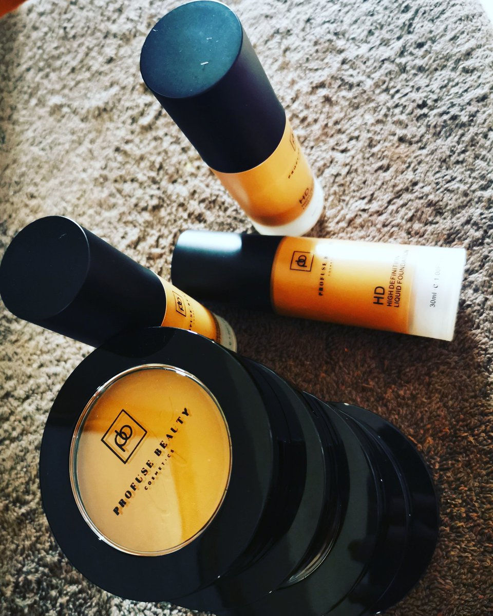 Marcia_kgaphola's tweet image. Good morning, I supply individuals &amp;amp; makeup artists with makeup kits. A 3in1 highdefinition, hypoallergenic foundations with a formulation as a #Primer #Concealer and #uvprotector. All makeup products are available. It's is a #ProudlySouthAfrican brand for South Africans #DJSBU