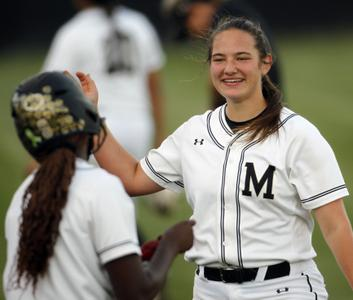 SportsDayHS's tweet photo. Not done yet! @Mansfield_Sball evens the series and forces Game 3 with shutout area-round win 😤

📷: https://t.co/MtwiCgclln 

#txhssoftball https://t.co/UxmB4v2cxi