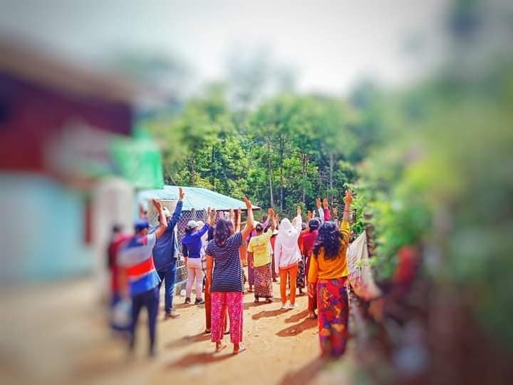 May1220947's tweet photo. ER BE ABLE TO RULE US"

Amidst oppression and arbitrary abductions, locals from #Mogok still protest against the military coup on a daily basis.

#MilkTeaAlliance 
#WhatsHappeningInMyanmar
#May8Coup https://t.co/vT6iwSyKEB