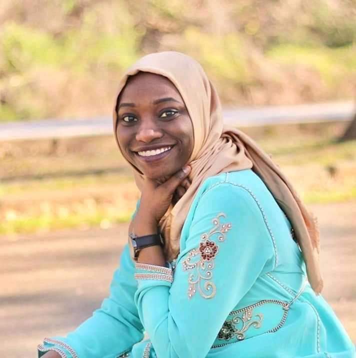 OvieAli's tweet photo. Fatima Akinola who graduated with a 4.73/5.0 First Class Honors in Mathematics from Usman Dan Fodio  Sokoto, has emerged best student in her American Masters degree with a perfect 4.0/4.0 in Mathematics at Marshall University. Fatima will now run PhD in Mathematics in Florida. https://t.co/xW6nSBxfh9