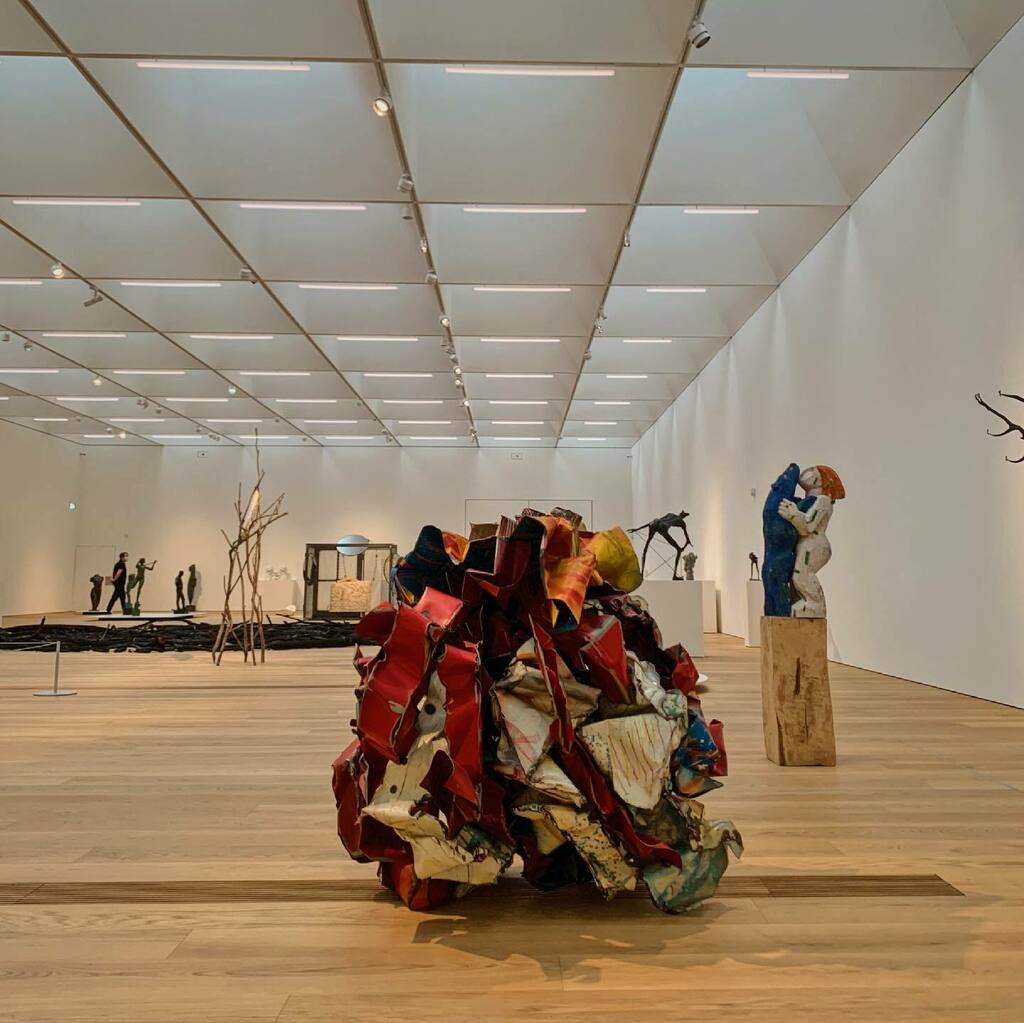 nancyfreund's tweet photo. Painted Steel, 1991, by John Chamberlain, Rochester New York, 1927-2011. #recycled #industrial material #reappropriated. Material in Light Exhibition. Sculptures from Rodin to Louise Bourgeois. On till the 16th of May. #museecantonaledesbeauxartslausanne https://t.co/mvbF4LbAws https://t.co/WAQWPOpKjx