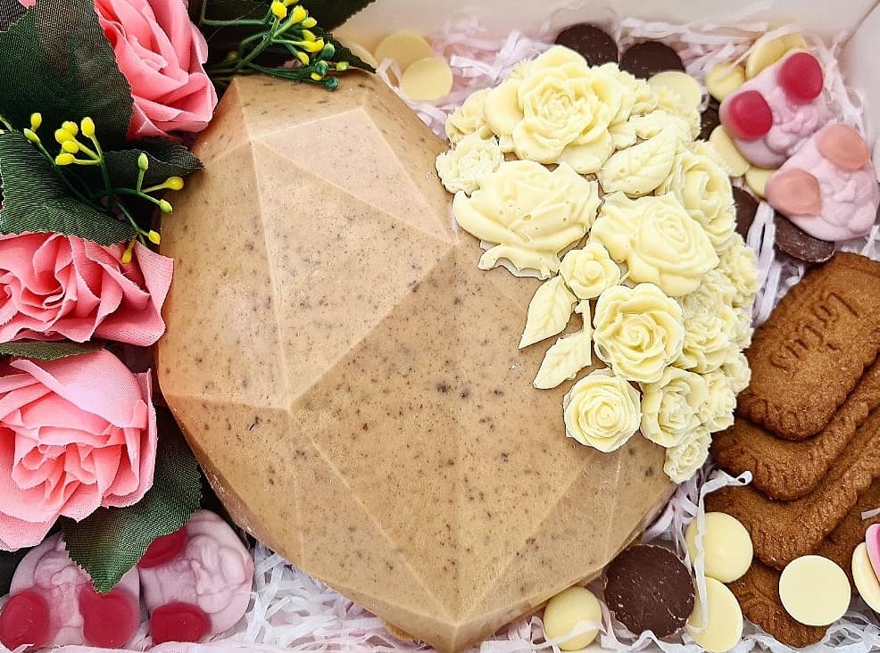 Vegan biscoff smash ❤🍫🔨

Using all vegan certified products to cater for a dairy and egg allergy