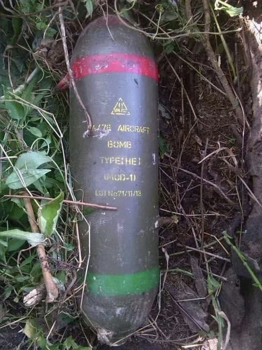 MTZLwyn's tweet photo. Burma Military Use Chemical Bombs

The brutal burmese military has been using prohibited chemical bombs for days as air strikes to raid ethnic armed force,KIA.

Please take proper actions.
We would acquire no more silence on this serious issue from you. 

#WhatsHappeningInMyanmar https://t.co/mqGsrcvPpy