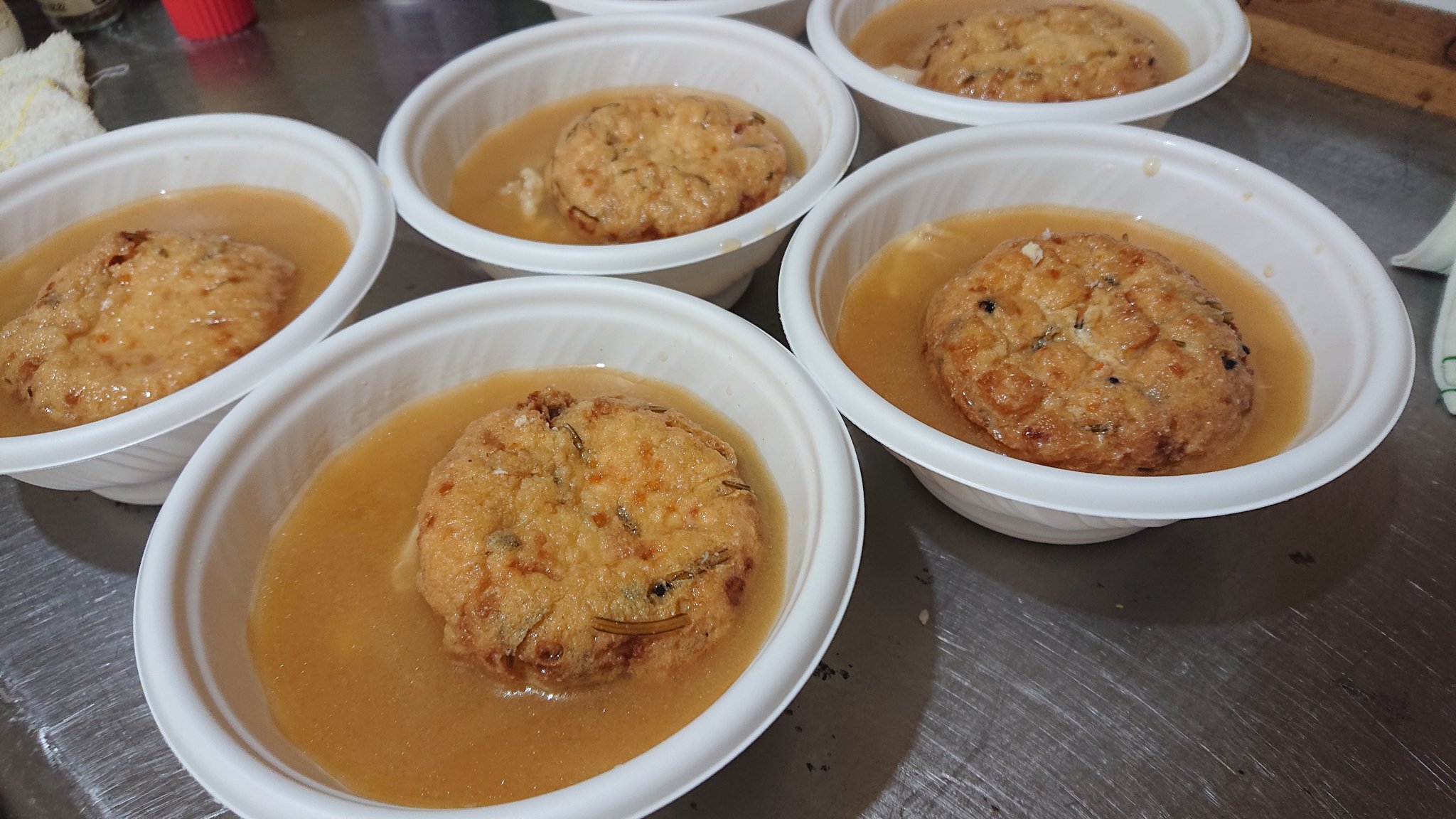 立ち呑み かみや お疲れ様です ヒラメ あらの味噌汁仕込みました ラップしてありますが 取り扱い注意でお願いします 立ち呑み 足立区梅田 足立区梅島 かみや テイクアウト T Co Brghwezges Twitter