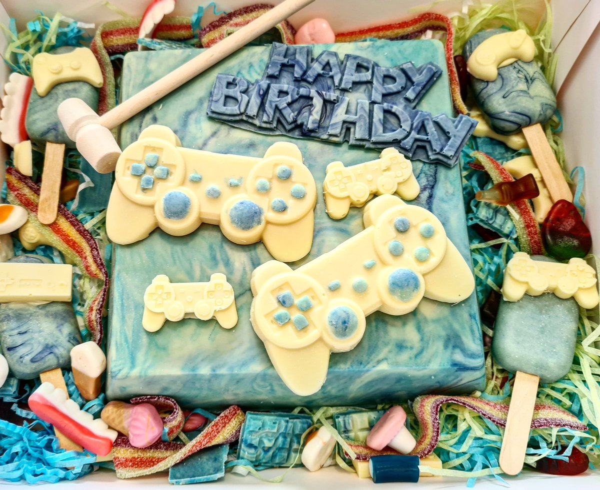 Playstation theme! ❤🍫🔨