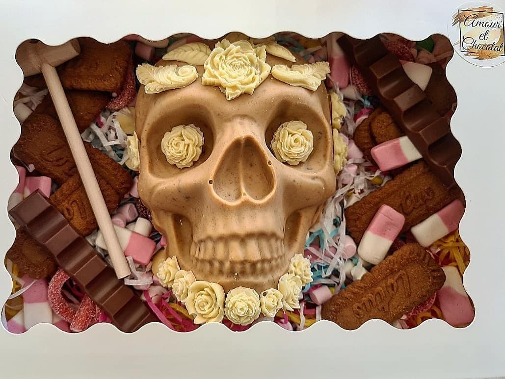 Our first candy skull! ❤🍫🔨