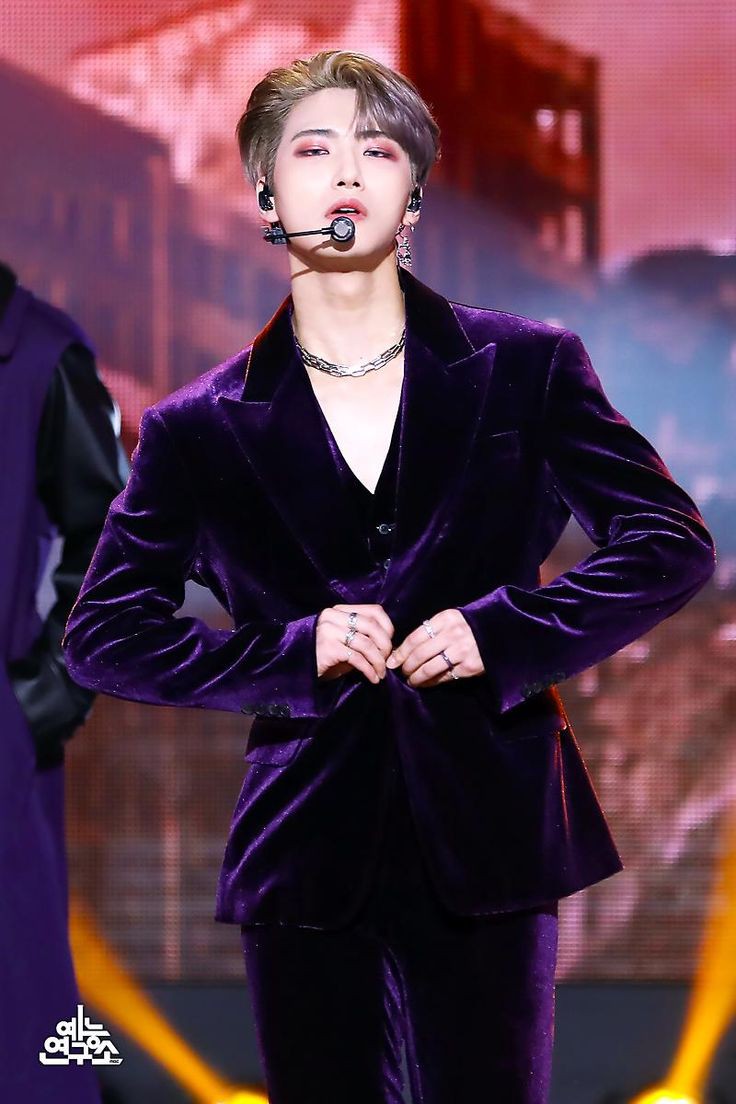 park seonghwa on stage without crop — an important thread