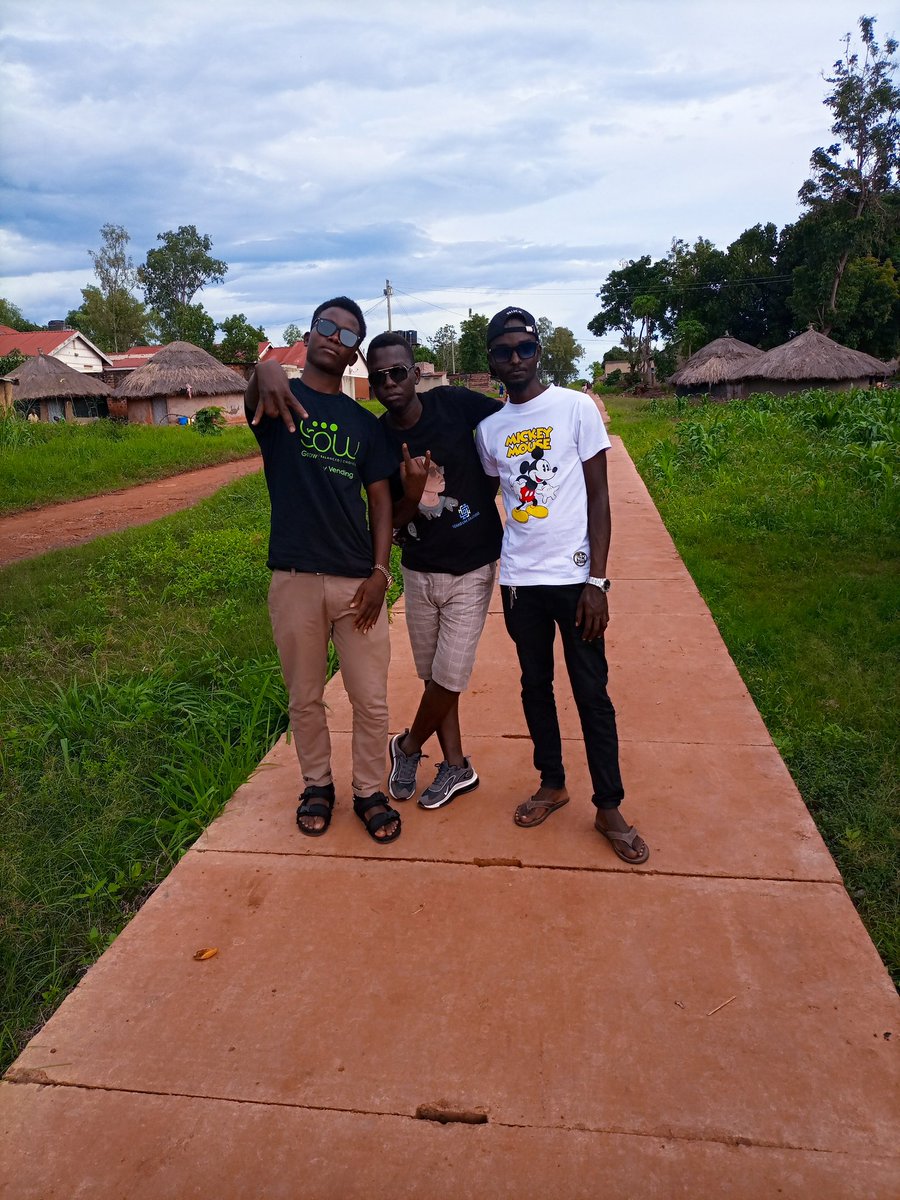 xdlmgmt's tweet photo. Ever since I was born I had that dream of hustle 🙃 #Bed_True
@PaPOtellemseh will be premiering the monster hit "BED TRUE" live today on Radio Pacis Gulu-101.4 Fm at 6:00pm. Don't miss!
Download Bed True 👇🏽
https://t.co/liSwbR5XjB

#XDL_MGT #FoaFrontMusic
#TekkoLinkSolutionsLtd https://t.co/mWoVNCCfg2