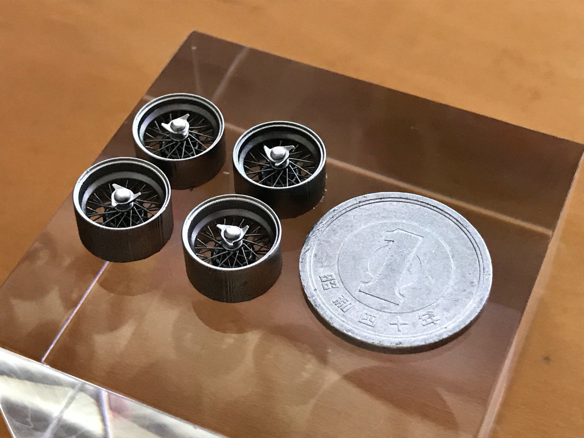 Akibama7B's tweet photo. 今ならいけるんじゃね1/43スケールワイヤーホイール
だいぶスポーク径揃ってきました。
250GTO用F,R両方作ってみました
前とあまり変わらないって声が聞こえてきそうですが…こんなこと1週間もやってるんですよｗ
＃PLUSALFA　＃FlashForgeHunter 　＃エキマテ https://t.co/gORL0oZ1C6