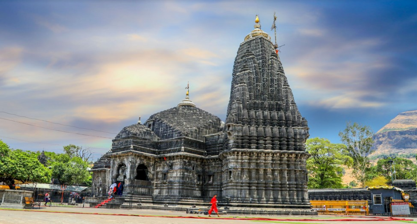 6.Trimbakeshwar Jyotirlinga (30 km south-west of Nashik, Maharashtra) was also developed and maintained by the Peshwas. It had taken *31* years to complete the wonderful construction. #Trimbakeshwar