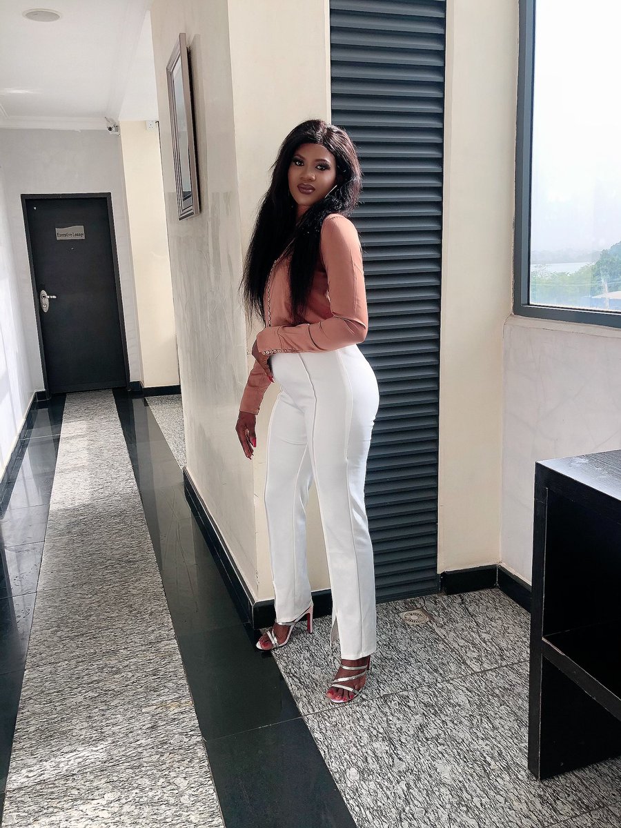 Dadeola4's tweet photo. 💕 https://t.co/UzfQEobiH0