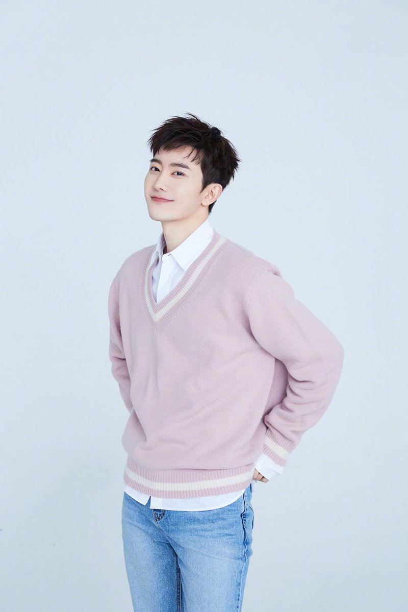 210508 Zhou Mi Weibo update (2/3): 
How do you rate these nine-square smiles? 😁😁😁