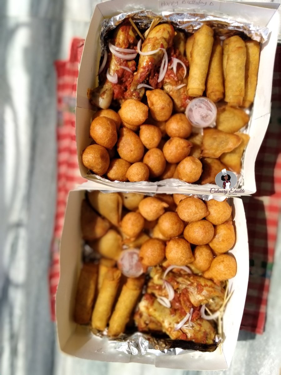 udieerudite's tweet photo. @retweets_9ja Please retweet, refer and patronize my business tweet today🙏🏾

I make beautiful and tasty cakes, chops, pastries, and food platters.

Location is lbadan and delivery option is open to nearby states.

Order link on my bio

IG @CulinaryErudite https://t.co/We894oAlSM