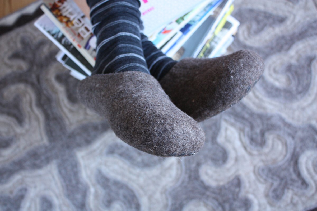 jurte_de's tweet photo. ★★★★★ "My husband is very pleased with this slippers. They fit him perfectly and they are very warm. The delivery was fast and very pleased with this seller" Lidija I. from Ireland

https://t.co/88MmTcbcTQ 

#etsy #pantoffeln #filzhausschuhe #filzschuhe https://t.co/m9Id2aGKch