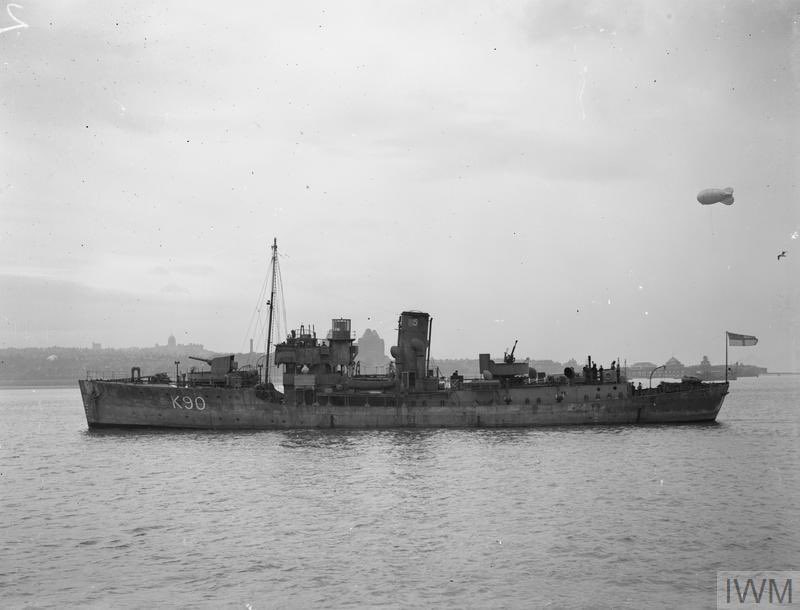 PhotoCris's tweet photo. #VEDay76 remembering my Grandfather Maurice Gibbs #HMSGentian https://t.co/Yzntl4hTxN