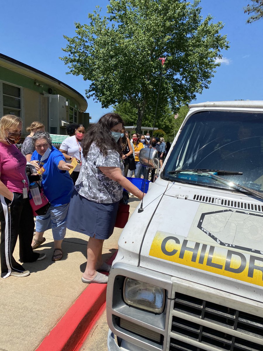 APGillham's tweet photo. It is always fun to end a week with a visit from the ice cream truck! We love our Russell teachers and are so thankful for all they do! @CobbSchools @watsonprincipal @RussellESchool https://t.co/kHnaTFfG1w