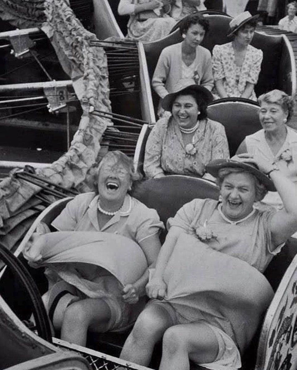 so_contrary's tweet photo. You can choose to live life in the first, second or third row https://t.co/Zk72nGneKP
